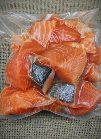 Лосось Семга слабосоленая филе куски н/ш в/у 500грамм
