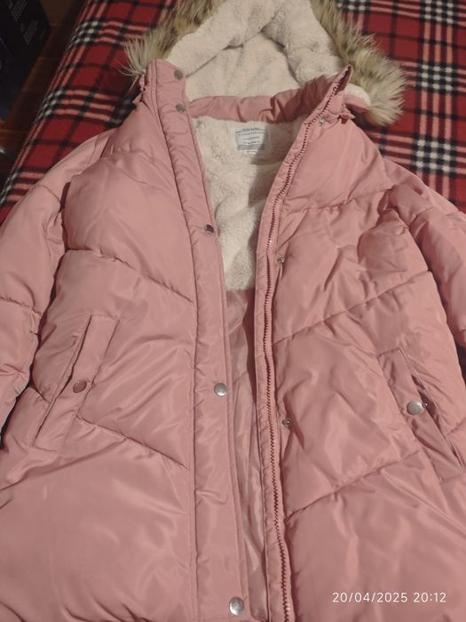 Blusão com capuz rosa