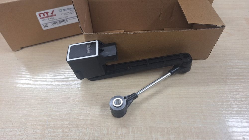 Czujnik poziomowania świateł Land Rover Discovery 2, NTY