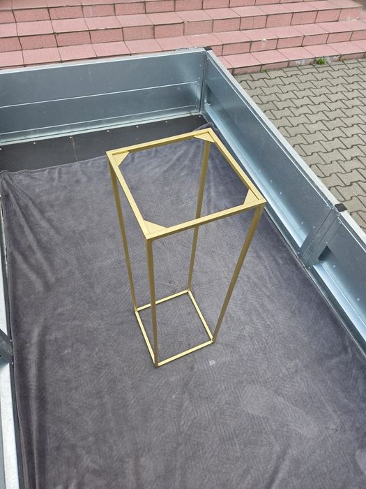 Złote stojaki na imprezy