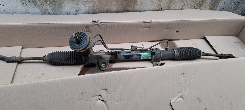 Рулевая рейка Hyundai Accent 2012 года.