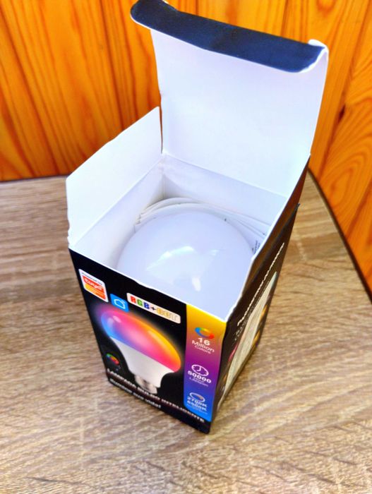 Розумна лампочка LED bluetooth RGB жовте біле світло