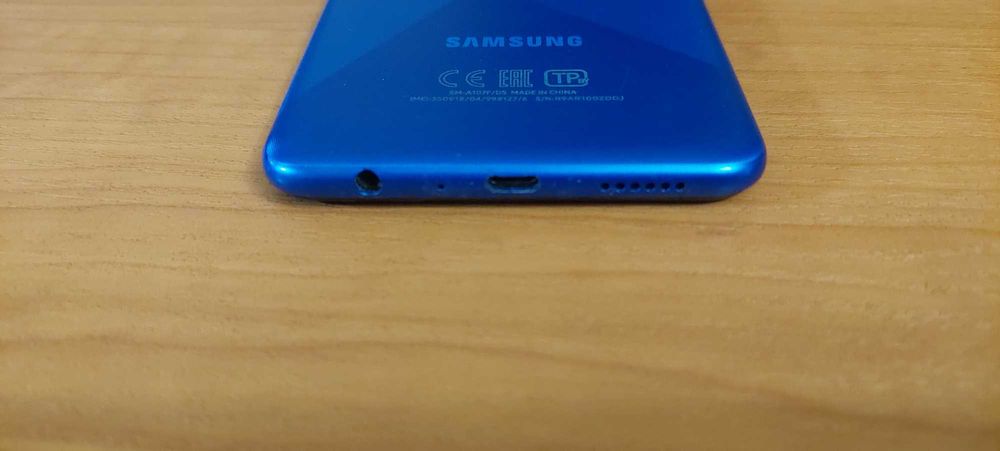 Телефон Samsung A10S 2/32Gb,гарний стан.