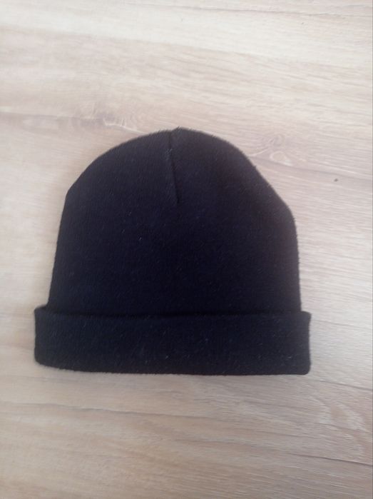 Czarna czapka Miłość