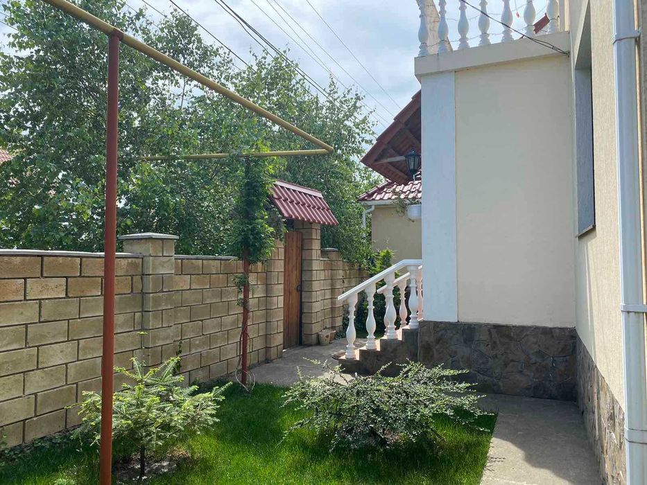 :) ЕКС продам будинок в с.Фонтанка 3 спальні кухня вітальня з меблями технікою 195 000 долл