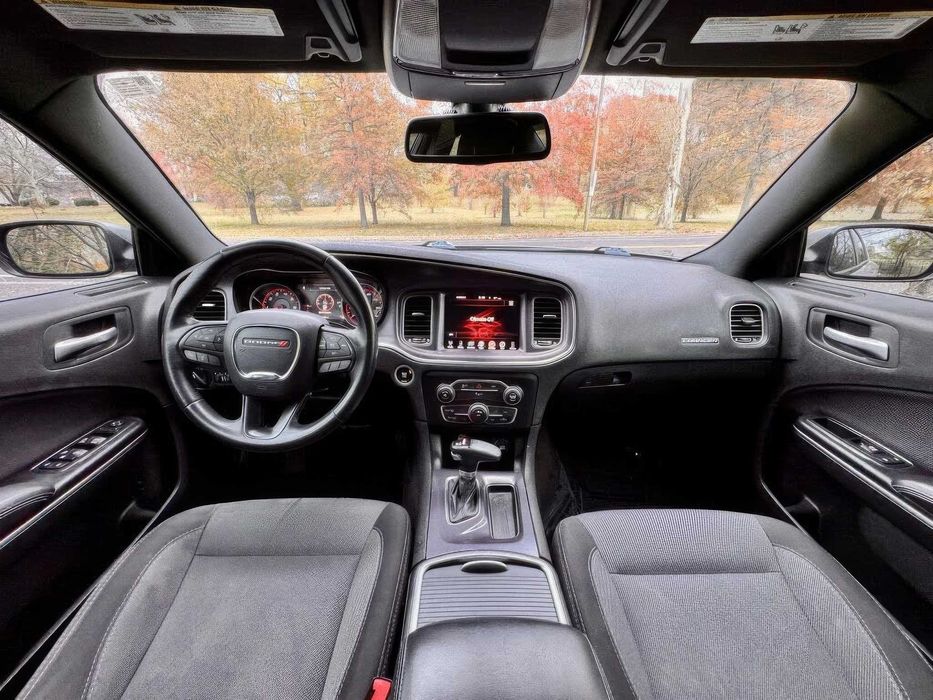 Dodge Charger SE      2015