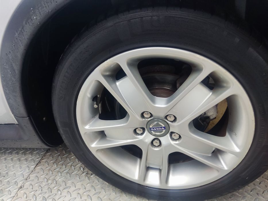 Volvo C30 diesel como novo.ACEITO RETOMAS