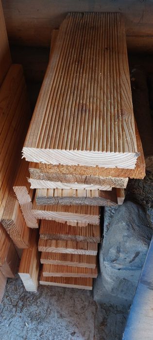 Deska tarasowa ryflowana modrzewiowa kawałki pilnie