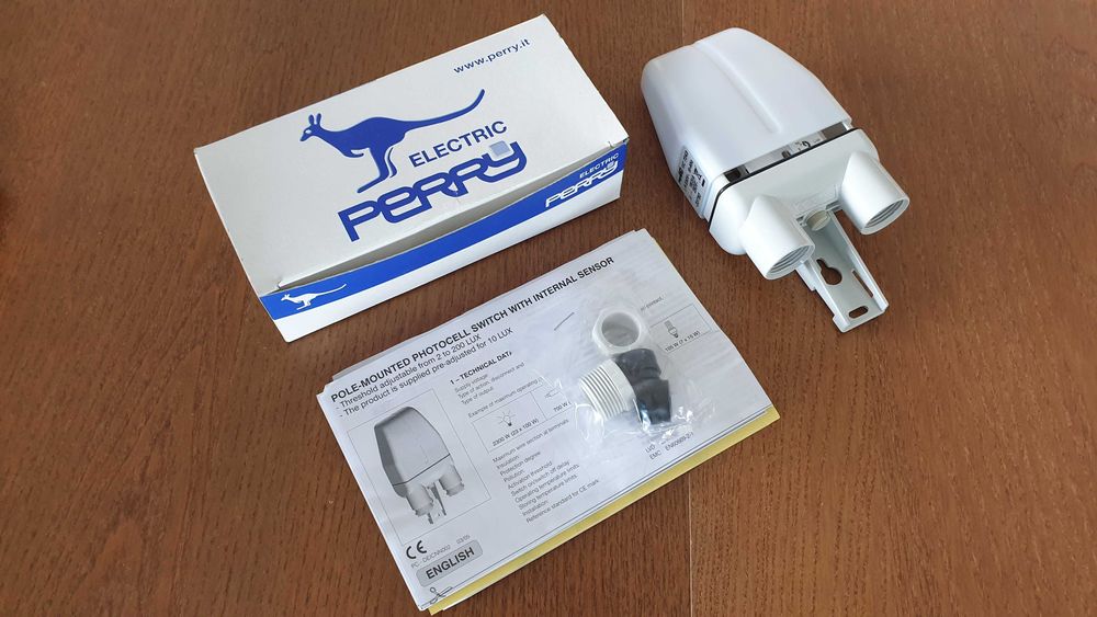 Fotocélula Interruptor Crepuscular IP65 Perry Electric