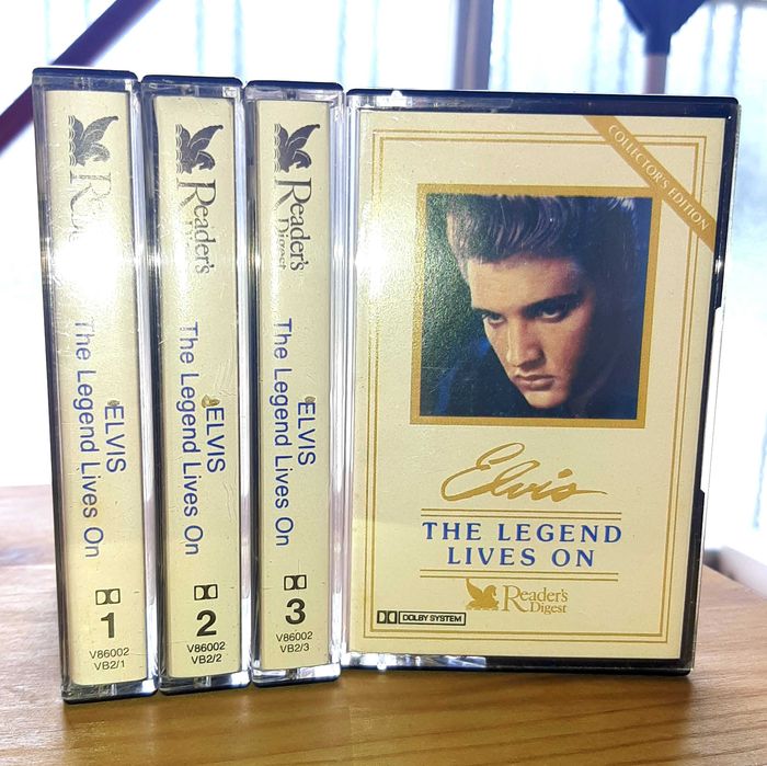 4 Cassetes de Áudio - Elvis The Legend Lives On