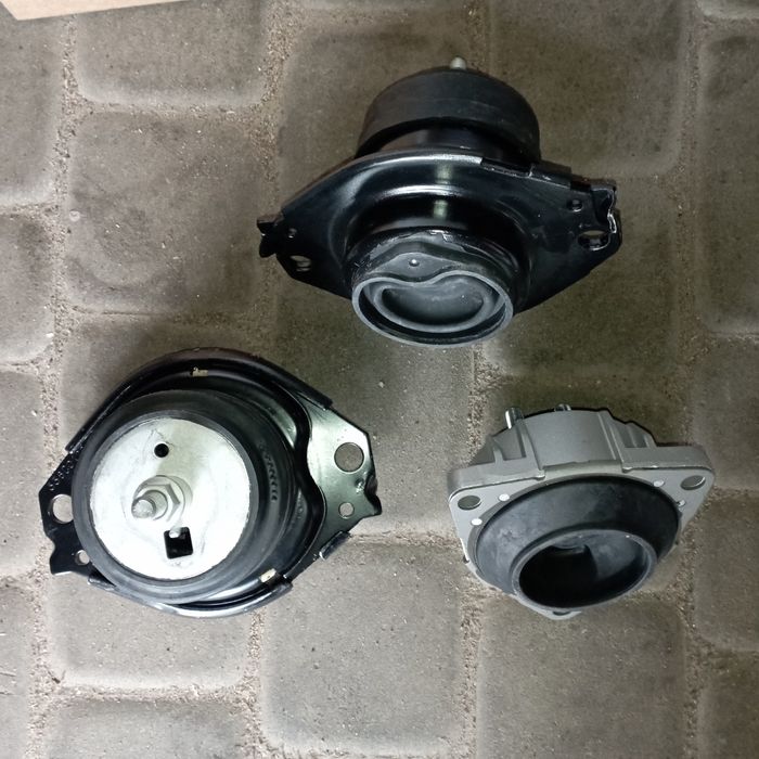 Подушка двигуна Jeep Grand Cherokee WK2 Dodge Durango