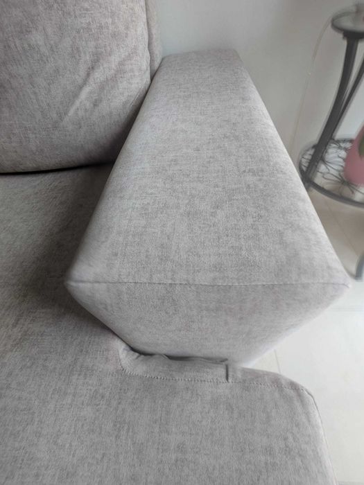 Sofá com chaise longue