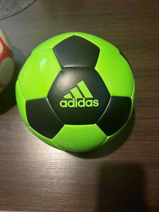 Piłka Adidas nieużywana