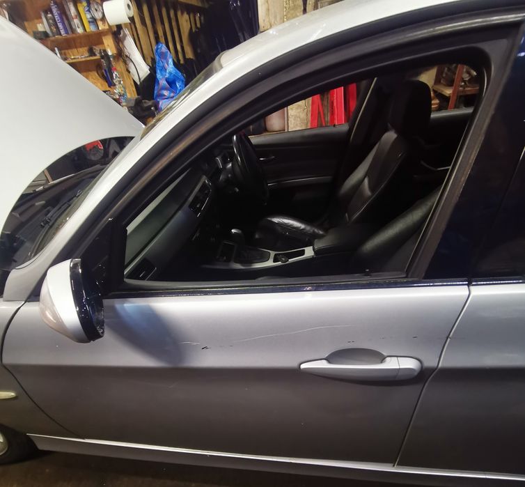 BMW E90 E91 drzwi lewe przód titansilber 354/7