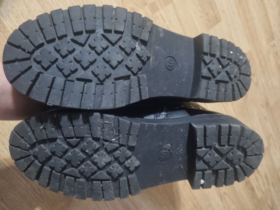 botki 40 workery z ćwiekami czarne wysokie