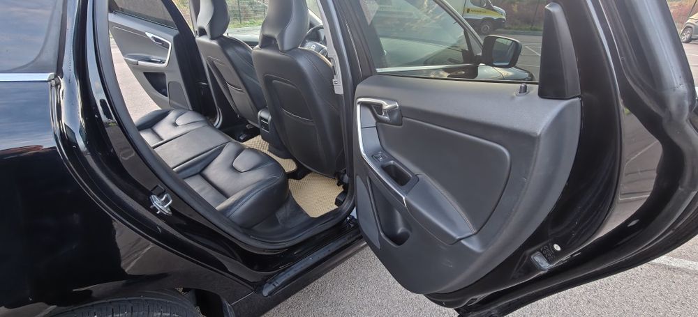 Продам Volvo xc60  т5