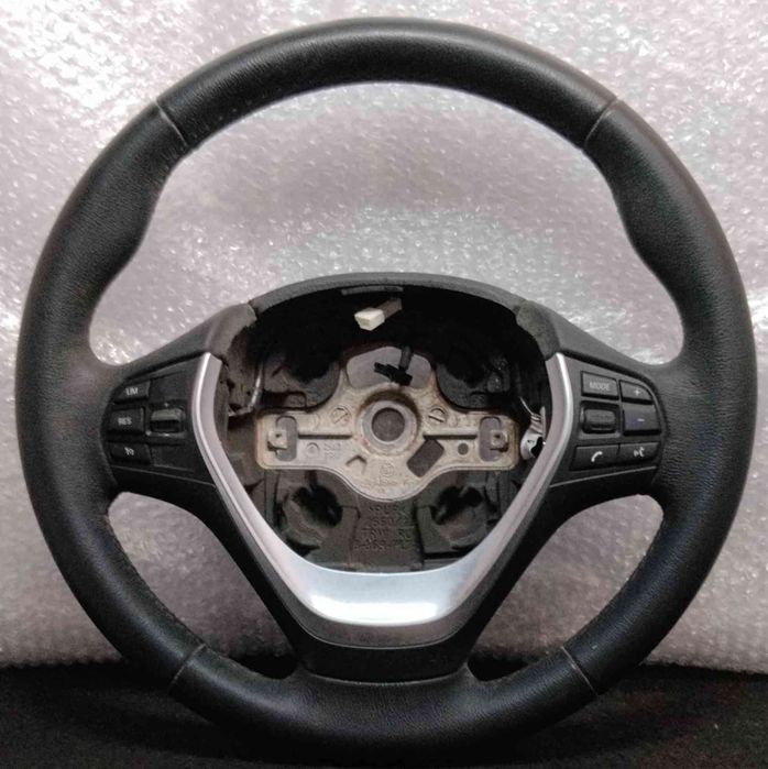 Volante de Direção 62560033E - BMW 1
