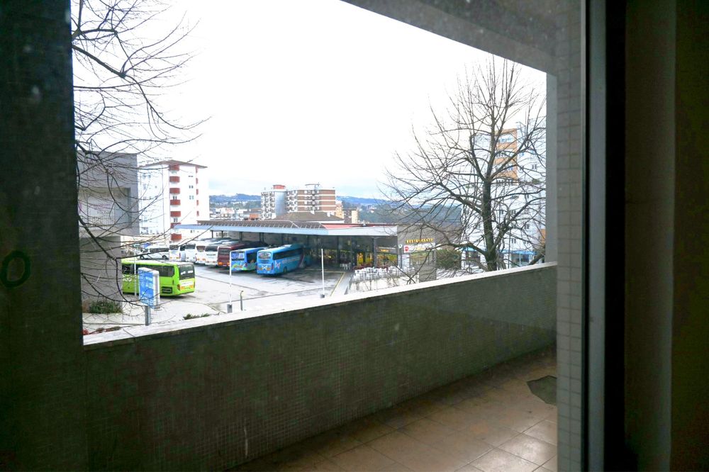 Espaço comercial 90 m² | Centro Vila Real | Potencial habitação