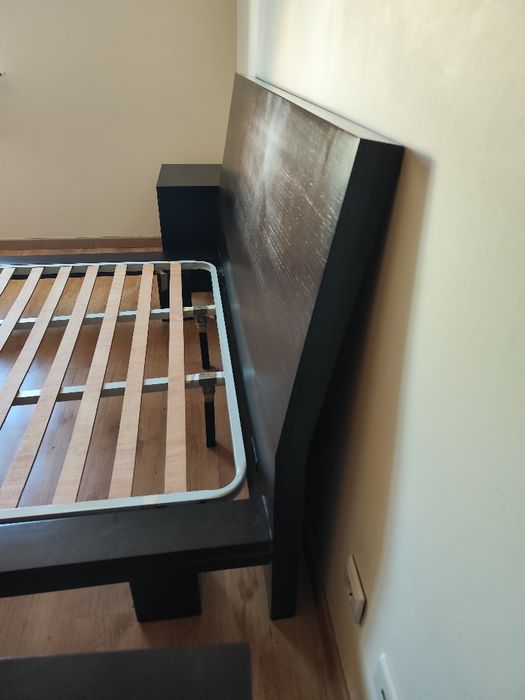 Cama casal - Mobília de quarto  Paços de Ferreira cama, 2 mesinhas, 1 cómoda, 1 camiseiro e 1 espelho