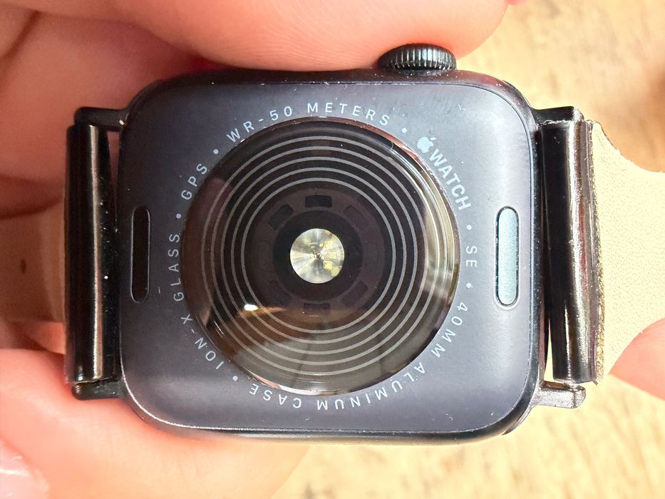 Apple Watch SE 86% baterii