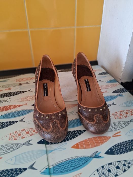 Bonitos Sapatos em pele