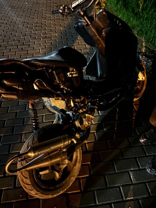 Yamaha aerox str8