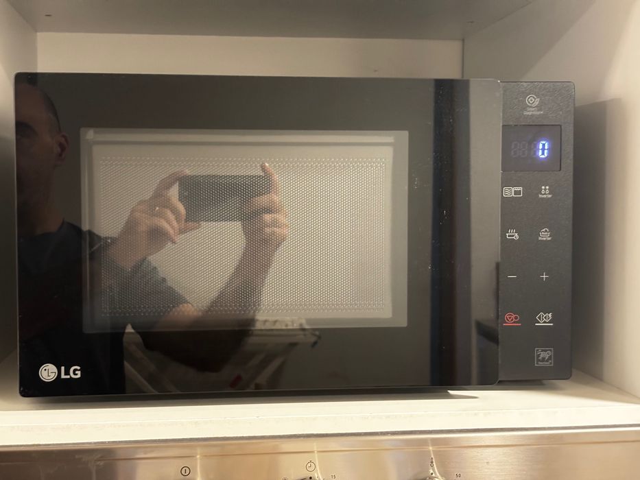 Micro-ondas LG - Grill - Preto