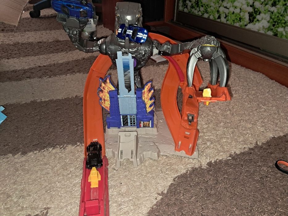 Трек Hot Wheels "Атака Нітробота"