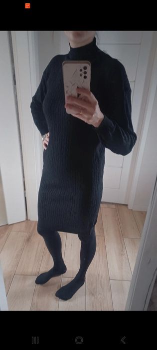 Sukienka z dzianiny z półgolfem