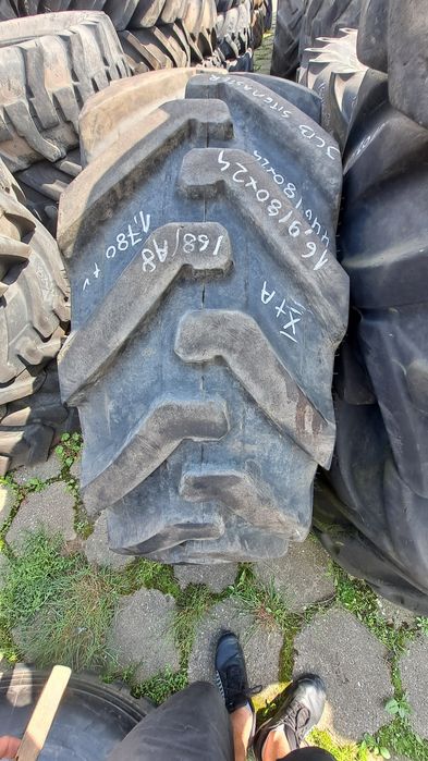 Opona 440/80-24 JCB 16.9/80-24