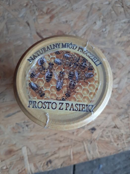 Zakrętki, wieczka 6 zaczepów pszczoła  82/6 , kpl20sztuk
