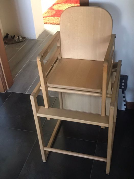 Cadeira alto para criança (transforma-se em mesa e cadeira)