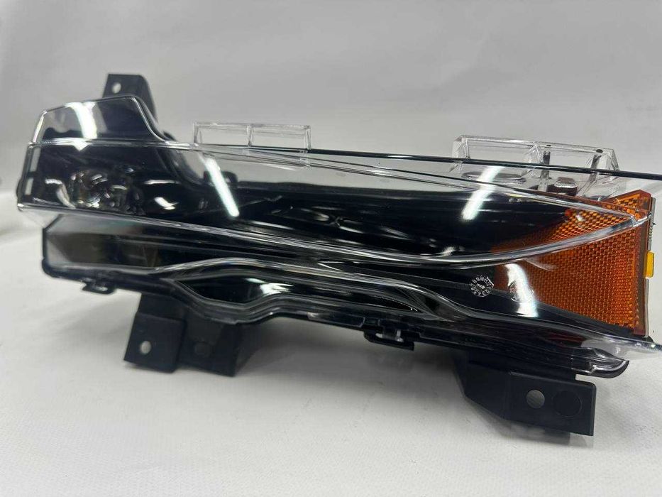 Противотуманка передня, RH/LH Tesla model 3/Y USA та EUR