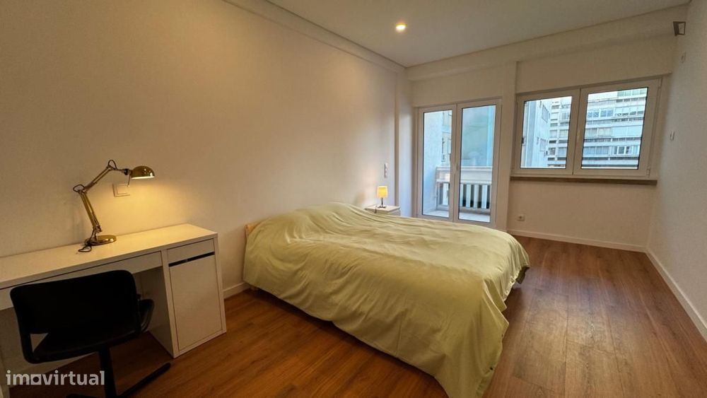 Quarto - localizado em Alvalade Lisbon