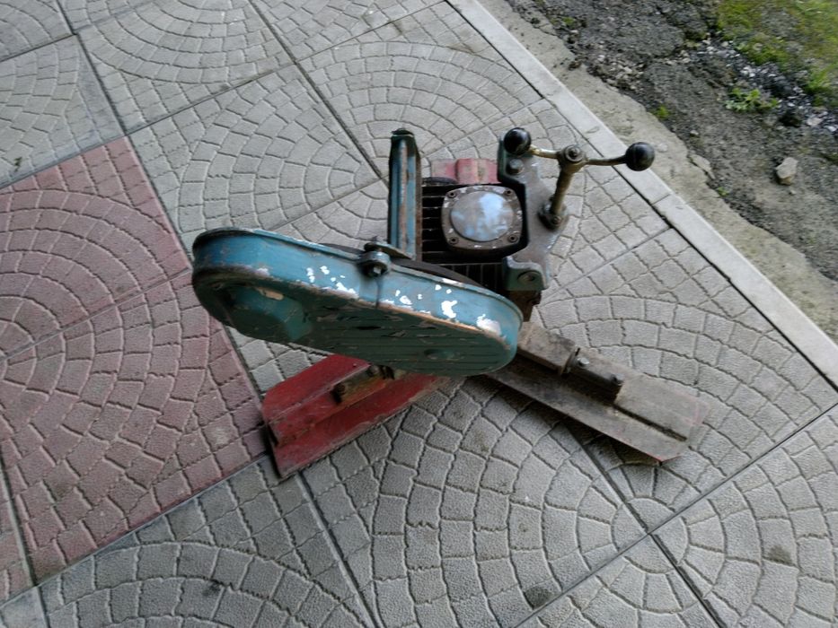 Машинка. Для затірки бетону