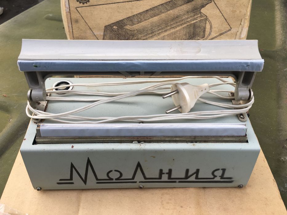 Бытовой электроприбор для запайки сварки полиэтиленовых пакетов