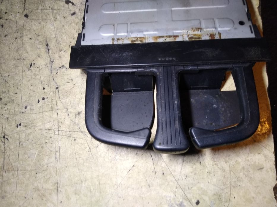 Uchwyt na kubek VW golf IV oryginał