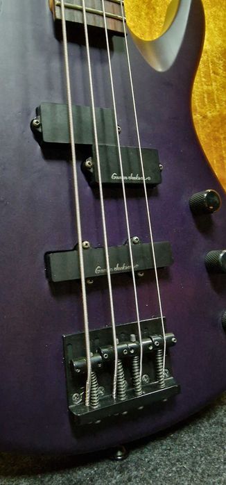 Gitara Basowa Grover Jackson