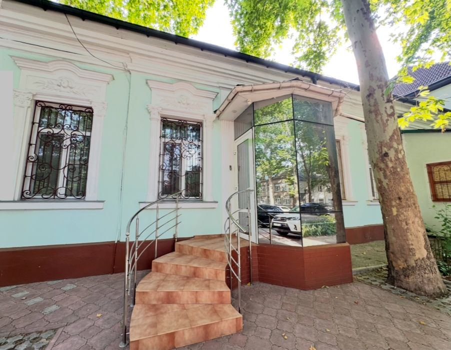 Продажа части дома в центре со своим фасадным входом