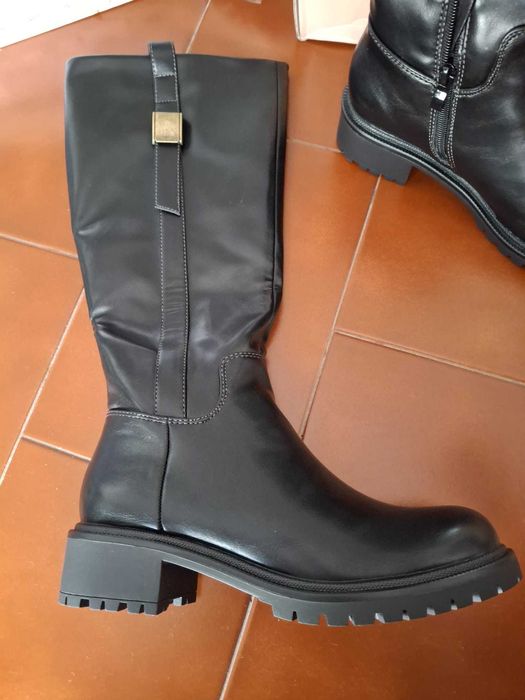 Botas altas pretas