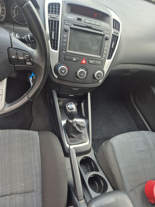 Kia Ceed 1.4 benzyna 90 km 2011 r.