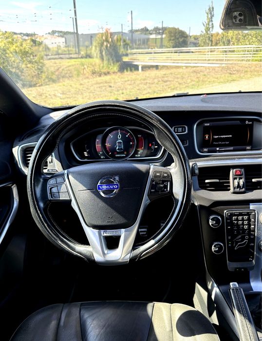 Volvo V40 R design 2013