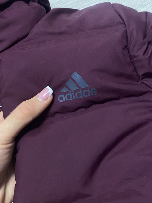 весняна куртка adidas спортивна