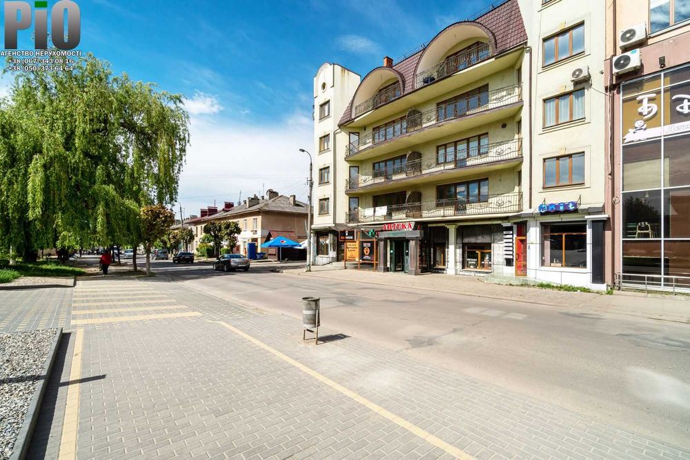 Продаю комерційне приміщення вул.Бандери