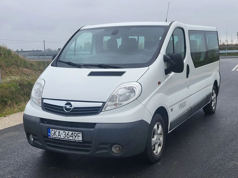 Opel Vivaro Long  9 osobowy Bardzo Ładny Stan Bezwypadkowy Po Serwisie