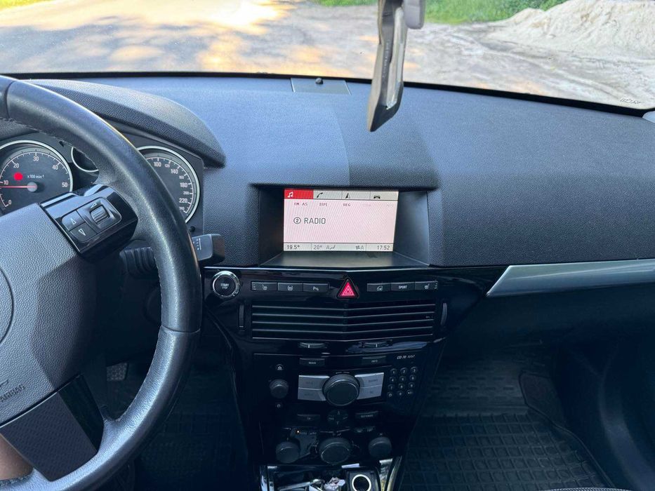 Авто Опель Астра