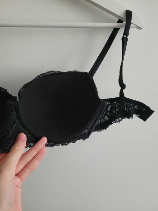 Intimissimi biustonosz balkonetka Sofia czarny koronka stanik 70C