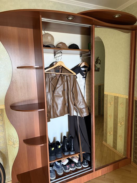 Шкаф купе коричневий