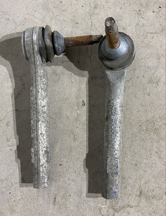 Tesla Model S X накінечник кермовий