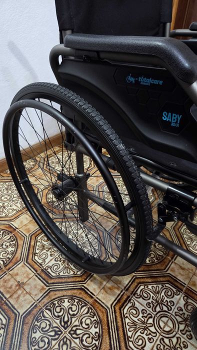 Cadeira de rodas como nova